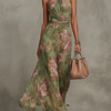 ESENCIAL - Serena ∙ Vestido Maxi de Chifón Floral Verde con Escote Halter